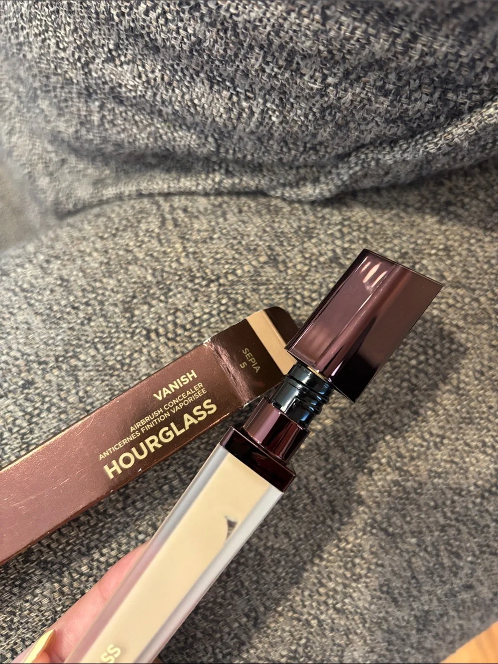Hourglass Vanish Airbrush Concealer - SEPIA